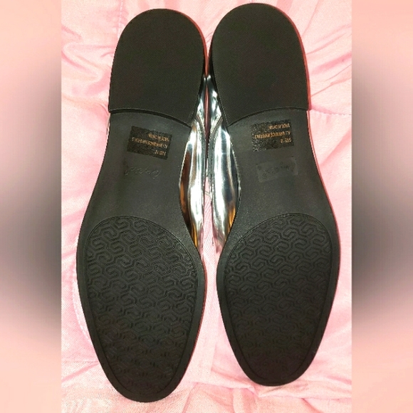 QUPID SHINING SILVER DRESS SHOES SIZE 10 - Picture 4 of 5